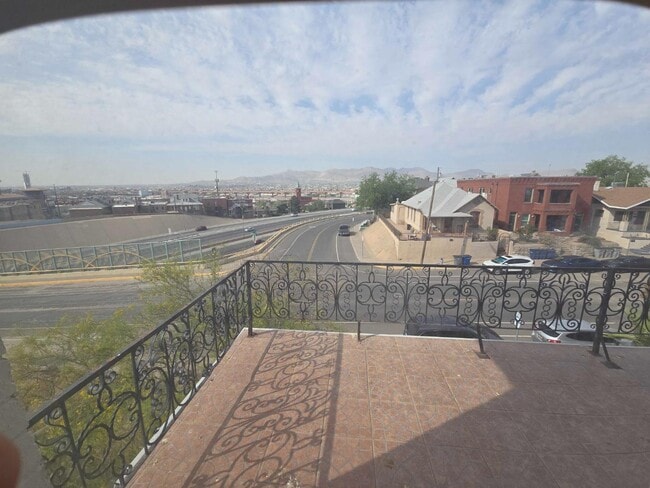 Building Photo - 501 Prospect St