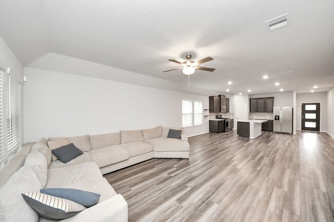 Building Photo - 518 Ellwood Terrace Ln