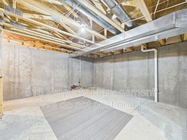 Building Photo - 8164 Drury Ave