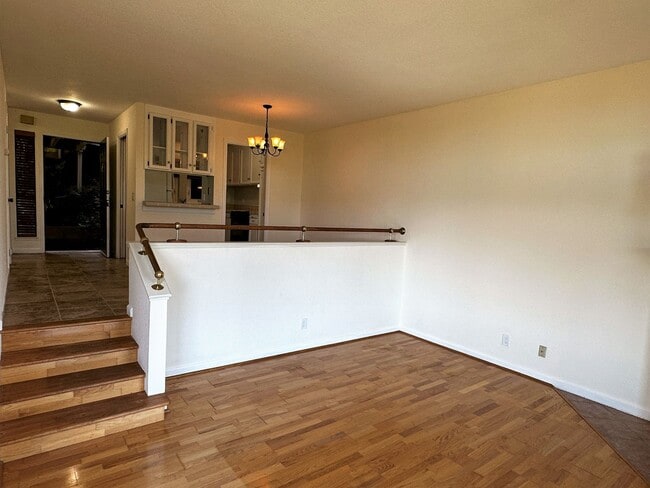 Building Photo - Beautiful 1 bed/1 bathroom condo available...