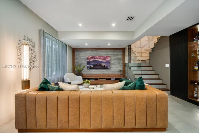 Building Photo - 145 NE 49th St