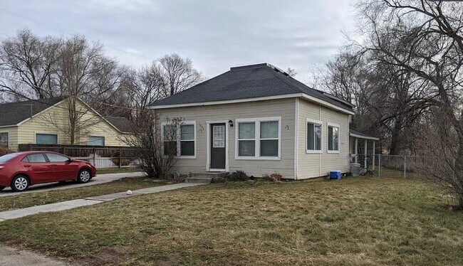 Primary Photo - 1695 W Targee St