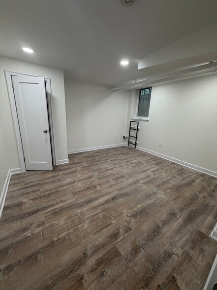 Building Photo - 220 N Arlington Ave
