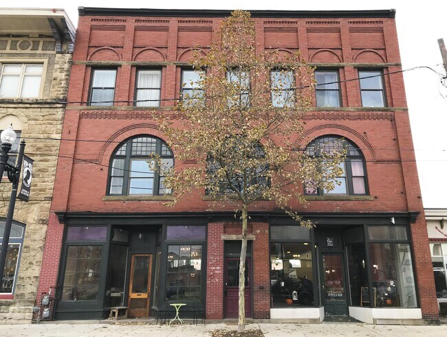 Building Photo - 7 N Front St