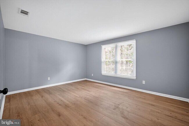Building Photo - 6157 Ridgemont Dr
