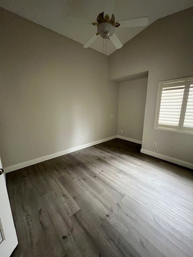 Building Photo - 8621 Willow Spring Ct