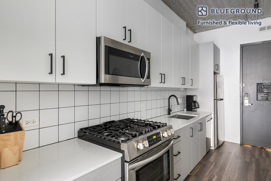 Building Photo - 61 W Erie St