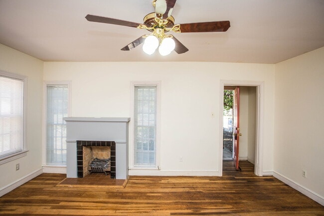 Building Photo - Pre Lease this Tech Terrace Beauty