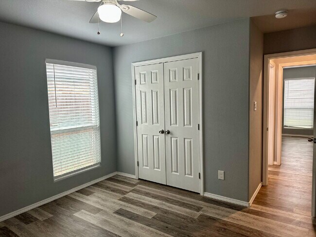 Building Photo - Updated 3/2/2 in Frenship ISD!