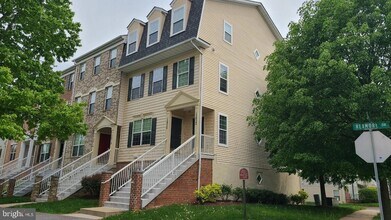 Building Photo - 12820 Rexmore Dr