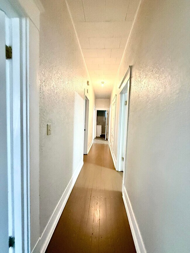 Building Photo - 1501 N Washington St