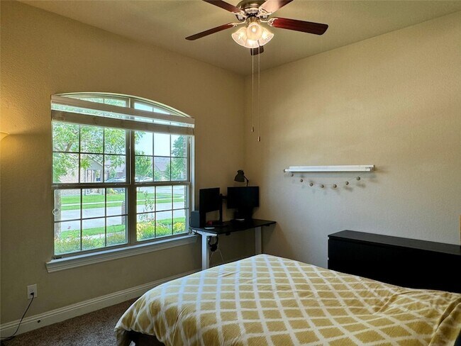 Building Photo - 15817 Rockingham St