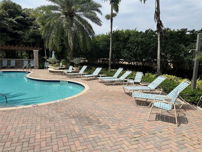 Building Photo - 13017 Riverwalk Cir S