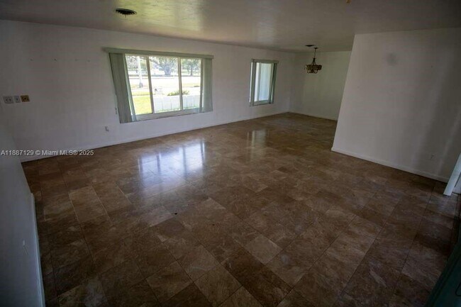 Building Photo - 9041 SW 88th St