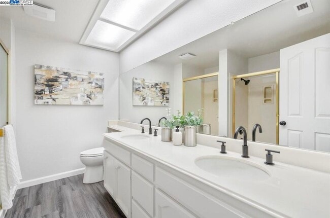 Building Photo - 5 Stuart Pl