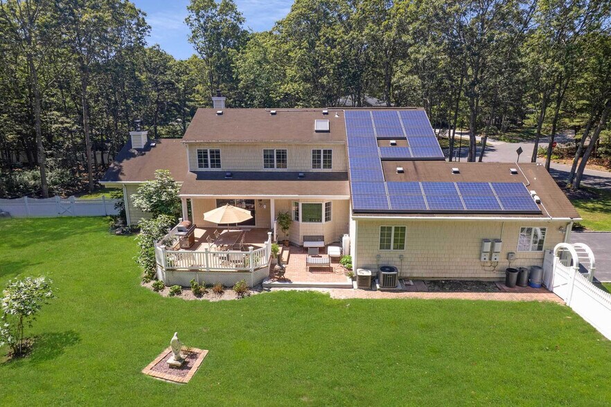 Building Photo - 1 Ginny Ct