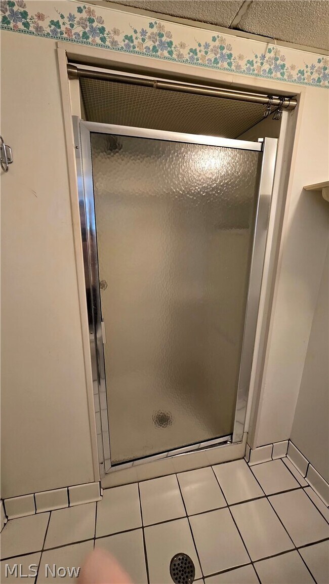 Building Photo - 2319 Green Acres Dr