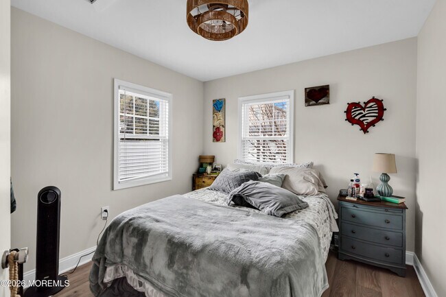 Building Photo - 1215 Lister St