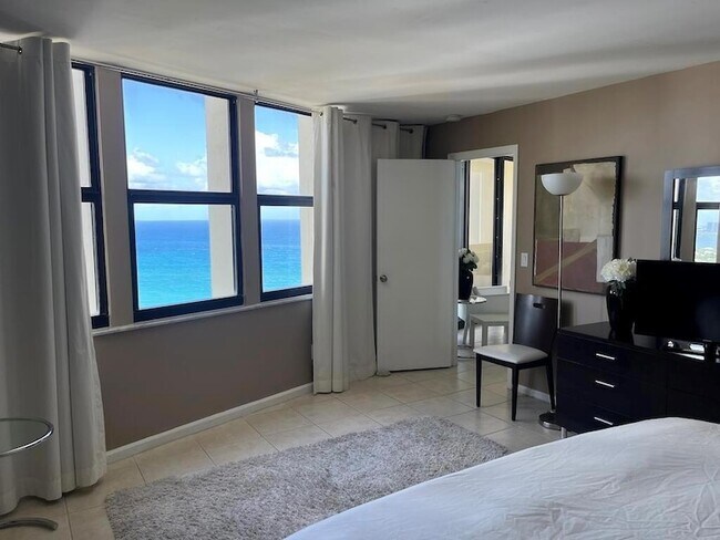 Building Photo - 2800 N Ocean Dr