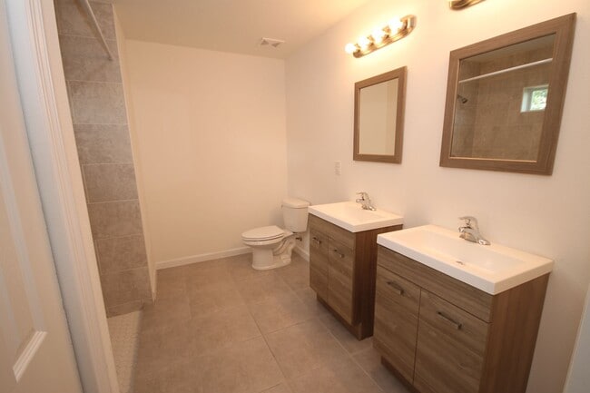 Building Photo - Stunning 4BR/2BA Palm Bay Retreat with Modern Upgrades & Oversized Lot!!