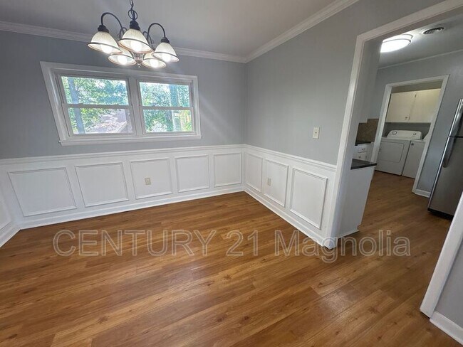 Building Photo - 315 Indian Trail