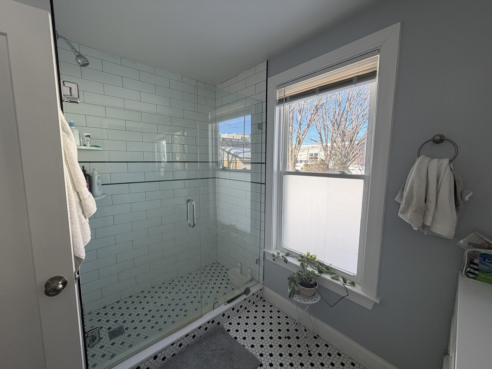 Building Photo - 28 Adams St