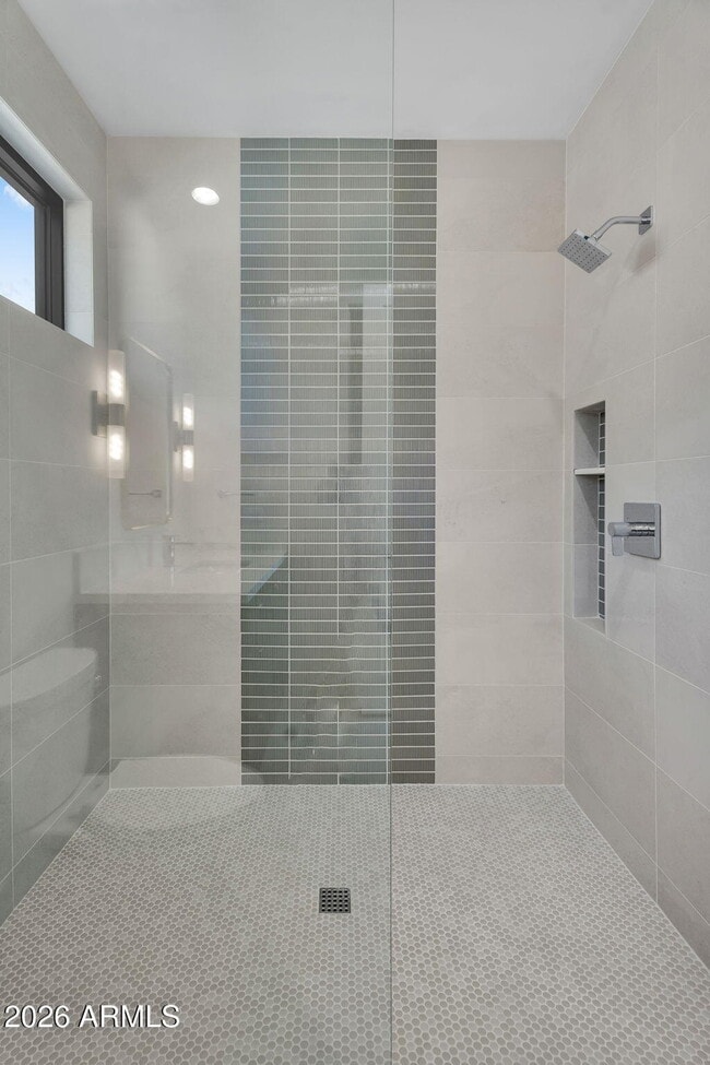 Building Photo - 6975 North 39th Pl