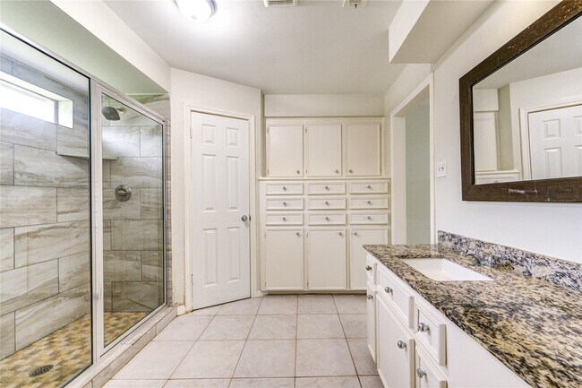 Building Photo - 8107 Durklyn Ln