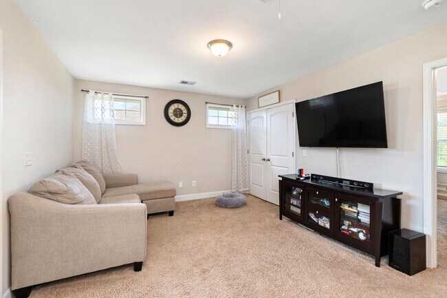 Building Photo - 575 Curlew Cir