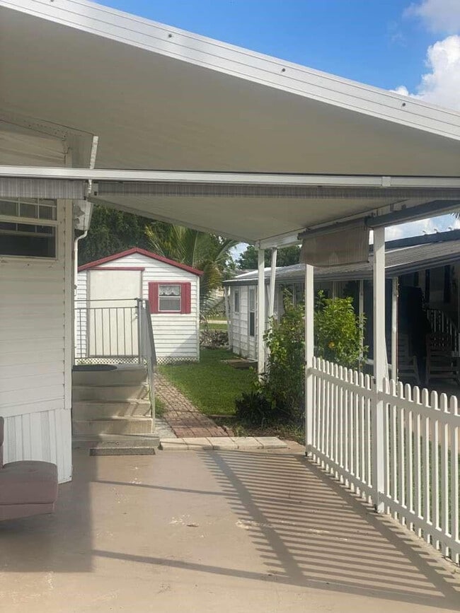 Building Photo - 2090 SW 85th Ave