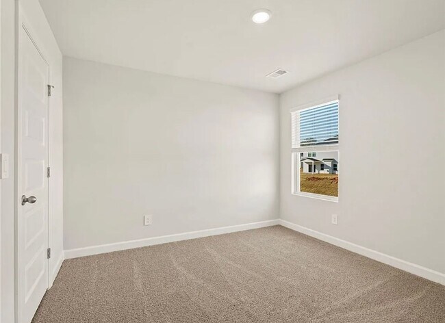 Building Photo - Beautiful 4/3 Available Now!