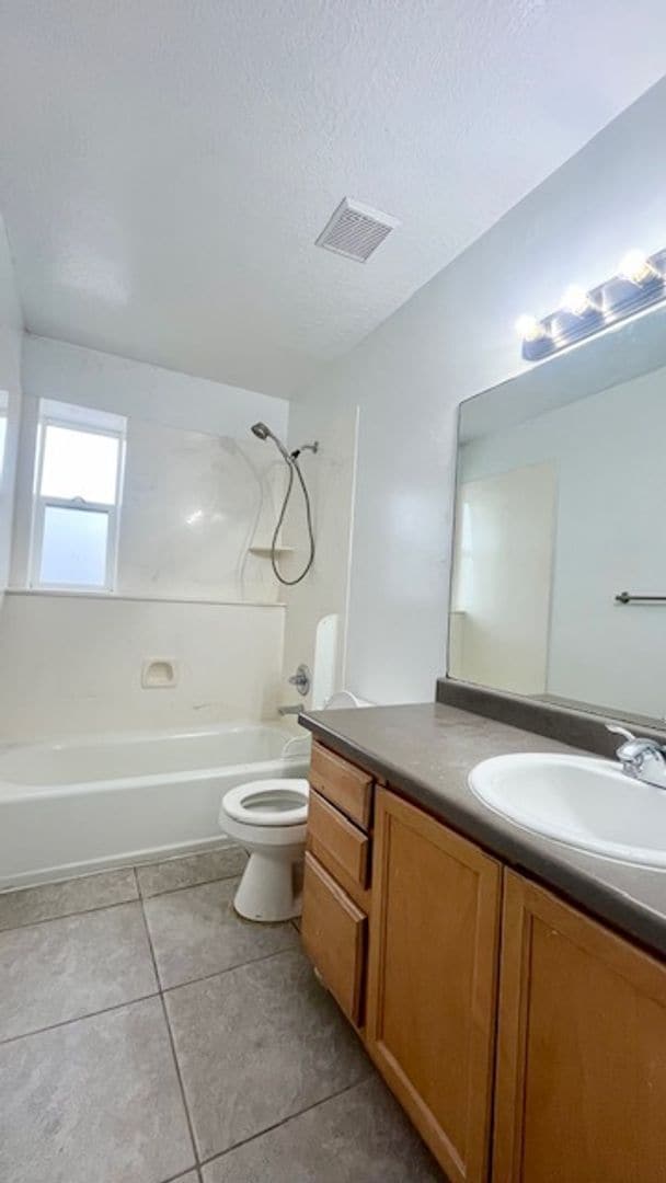 Building Photo - 1285 W 500 N