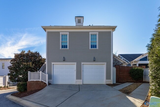 Building Photo - 32 Hillcrest Ave NW