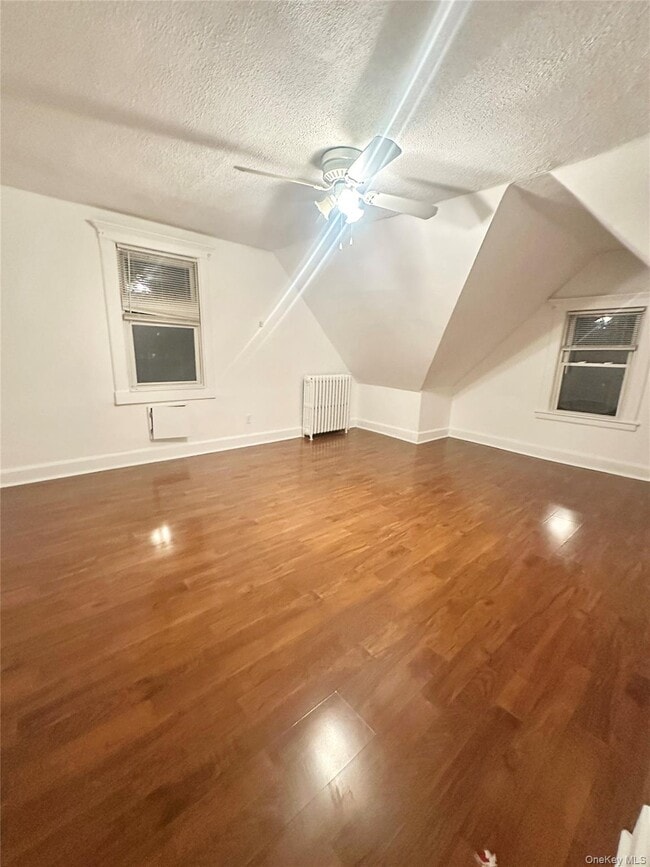 Building Photo - 525 E 5th St