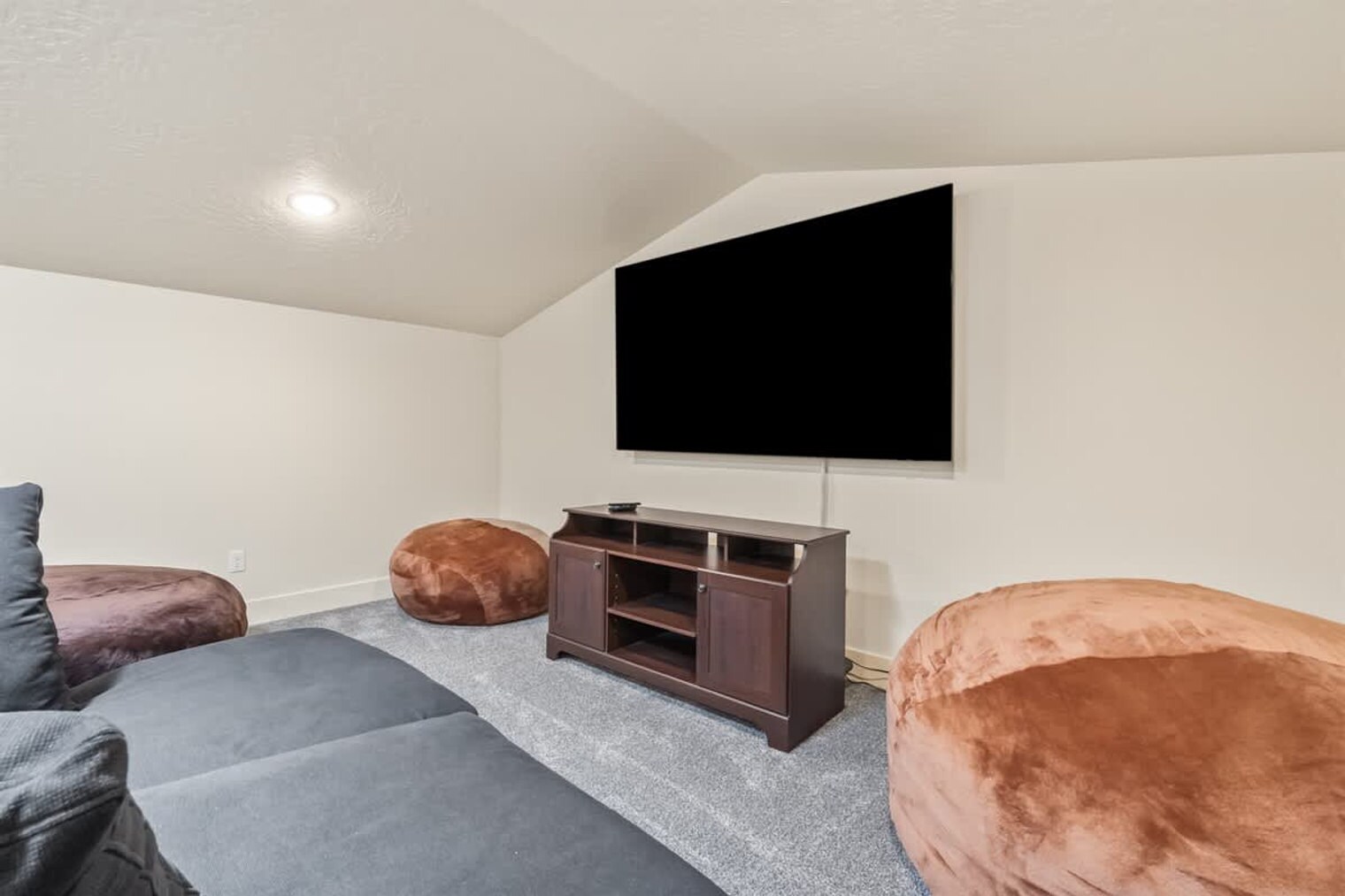 Building Photo - 306 CM Rdg Ln