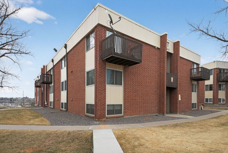 Building Photo - 3623 S Sheridan Blvd