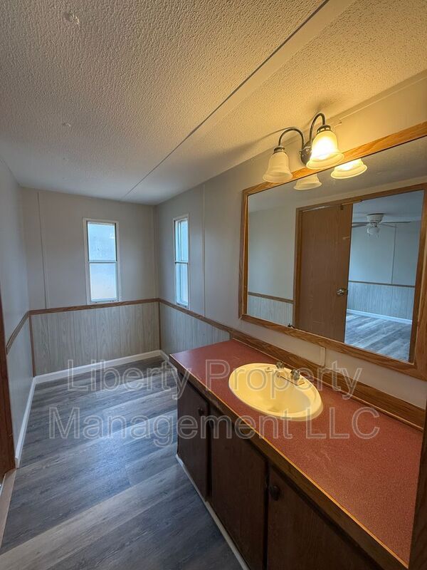 Building Photo - 1019 John Godfrey Rd