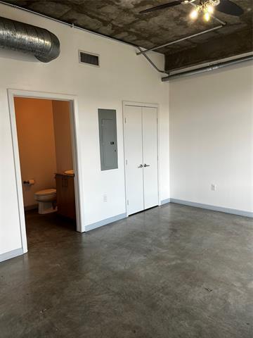 Building Photo - 1001 Belleview St