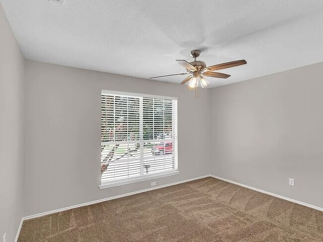 Building Photo - 4729 Woodhaven Ln, Haltom City, TX 76137