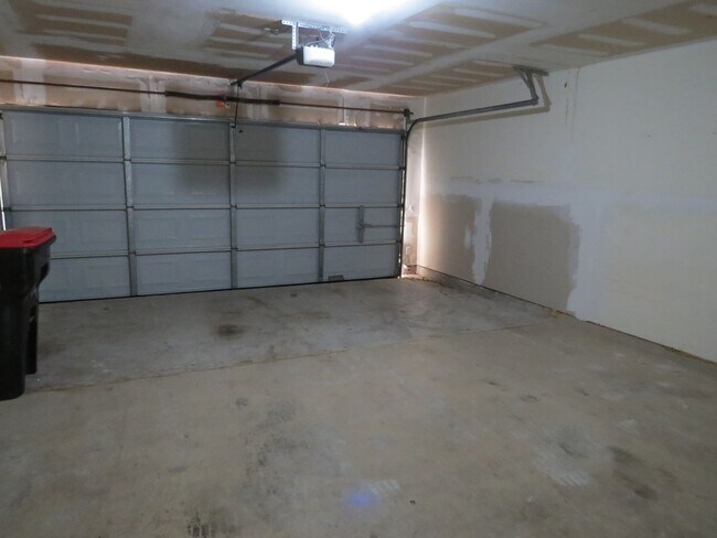 Building Photo - For Lease | 3 Bed, 2 Bath | 1,066 Sq Ft | Beer Creek Meadows|