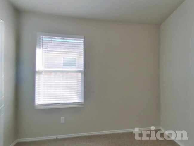 Building Photo - 5205 Sidesaddle Dr