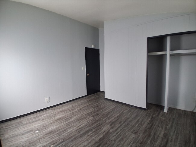 Building Photo - 1206 James Pl