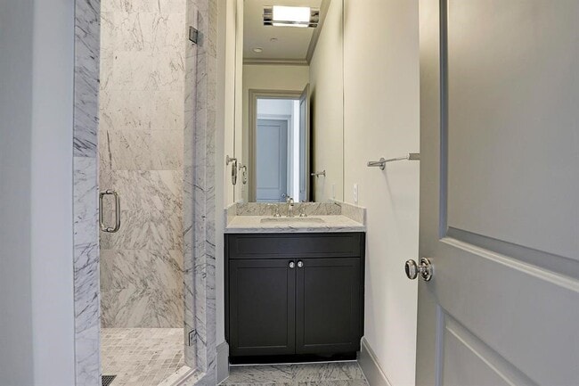 Building Photo - 1909 Revere St