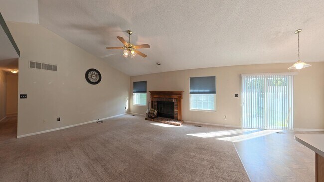 Building Photo - 1125 Butternut Ln