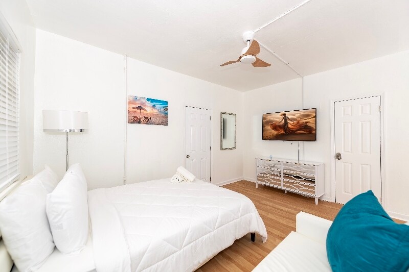 Building Photo - 545 Michigan Ave