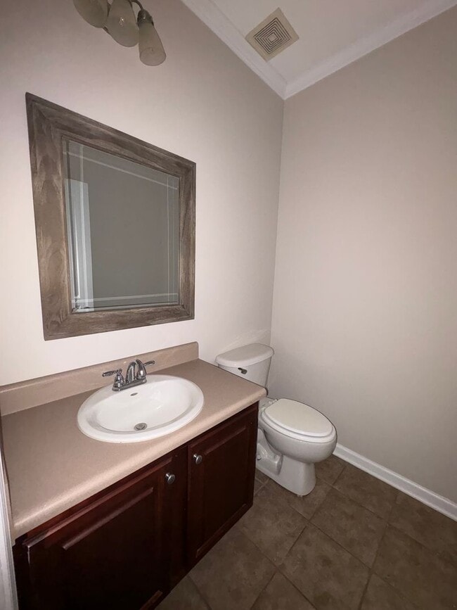 Building Photo - Cotton Creek!!!