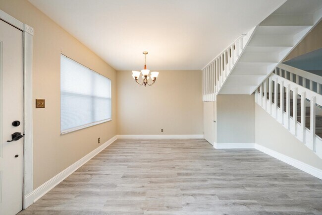 Building Photo - 5319 Tennis Ln