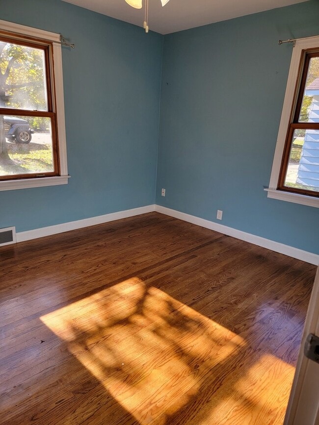 Building Photo - 508 Skyline Dr