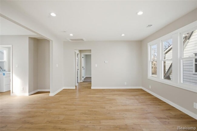 Building Photo - 14615 Winthrop St