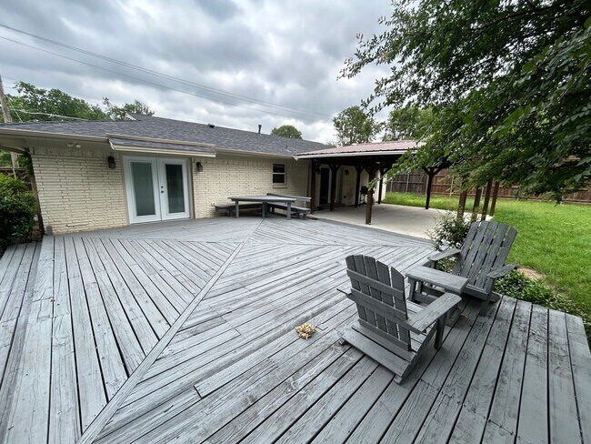 Building Photo - 911 Tipton Rd